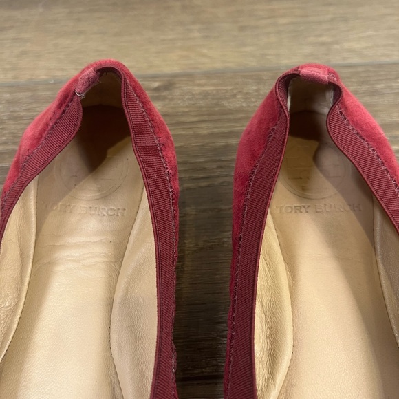 Tory Burch Caroline II Suede Red Cabernet flat - Picture 3 of 9
